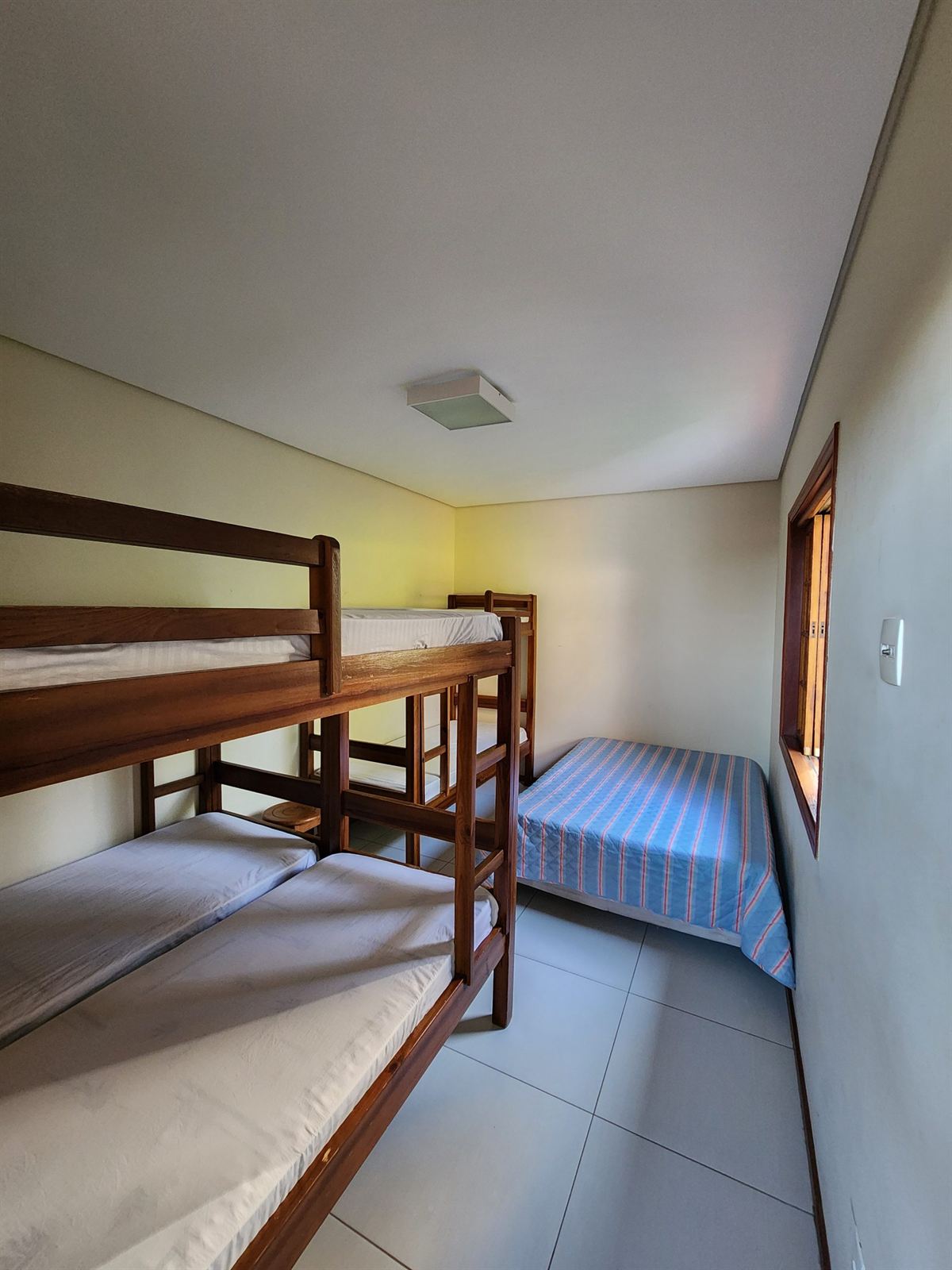 Quarto 9 — quarto coletivo