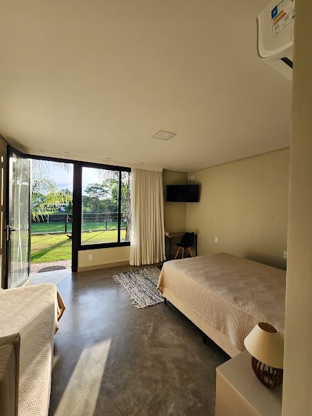 Suíte de Luxo com vista para o campo